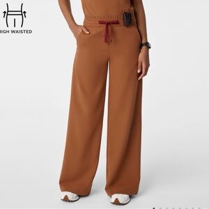 Figs High Waisted Allison Ultra Wide Leg Scrub Pants nwt Xs regular in mocha